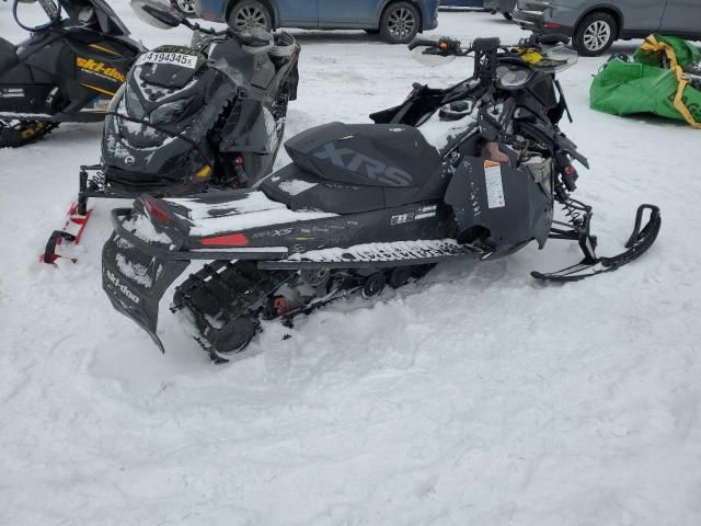 2016 Skidoo 2016 Skidoo Snowbmobil