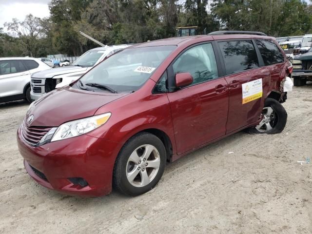 2017 Toyota Sienna LE