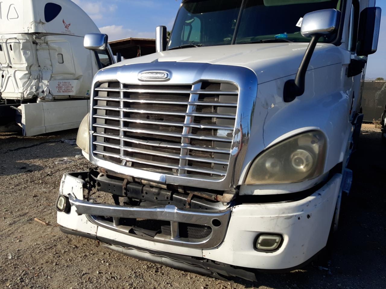 2016 Freightliner Cascadia 125 Semi Truck