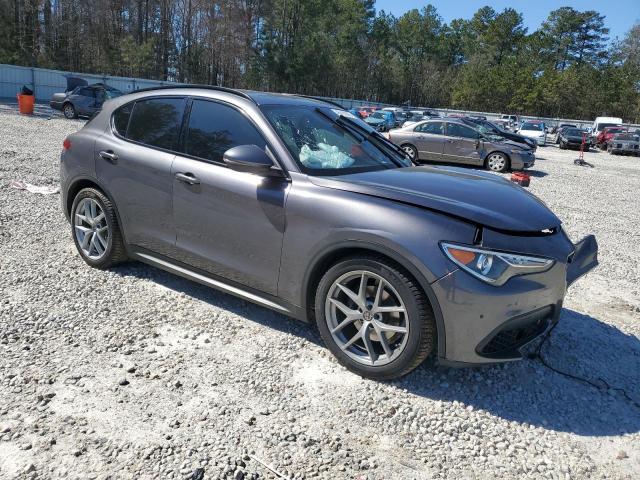 2018 Alfa Romeo Stelvio ti Sport