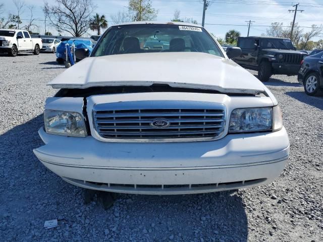 2004 Ford Crown Victoria LX