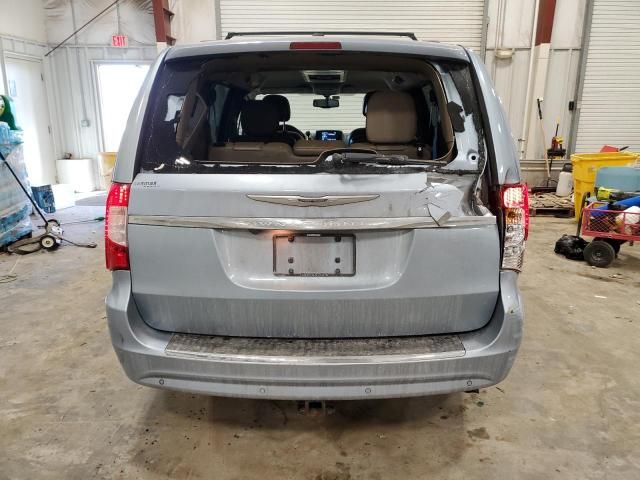 2013 Chrysler Town & Country Touring L