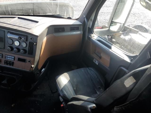 2019 Freightliner Cascadia 126