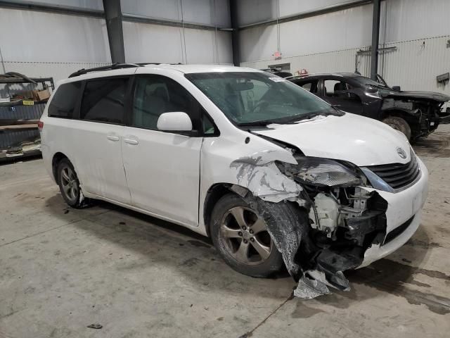 2014 Toyota Sienna LE