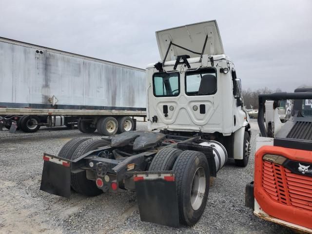 2016 Freightliner Cascadia 113