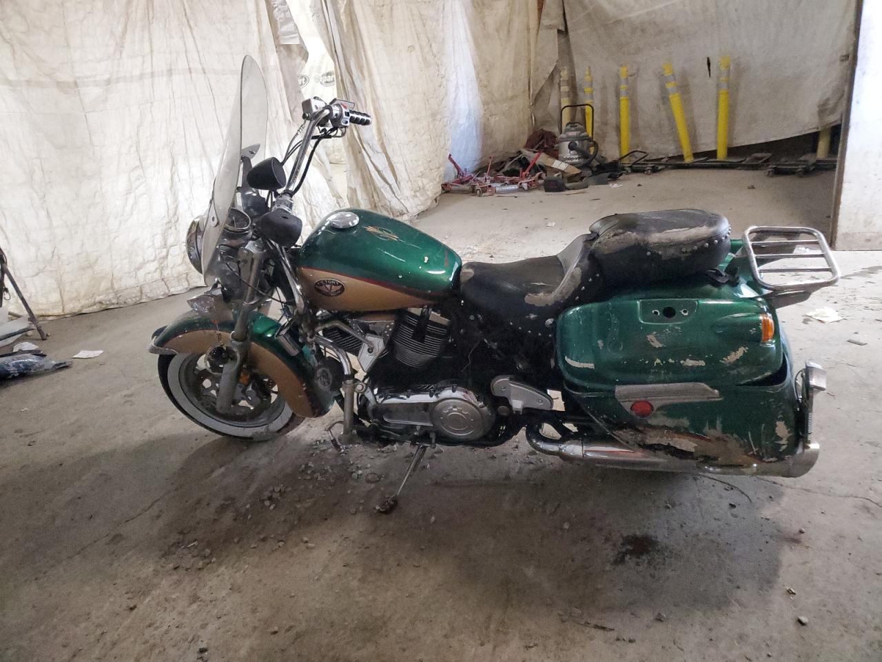 2004 Victory Touring