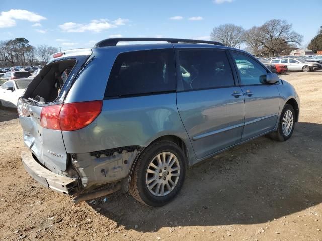 2010 Toyota Sienna XLE