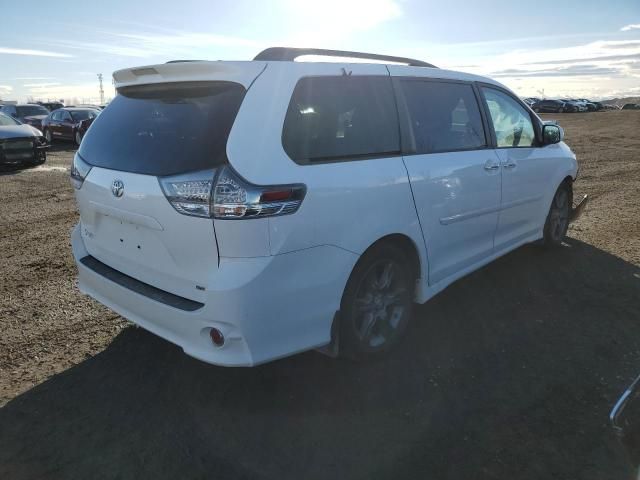 2016 Toyota Sienna SE