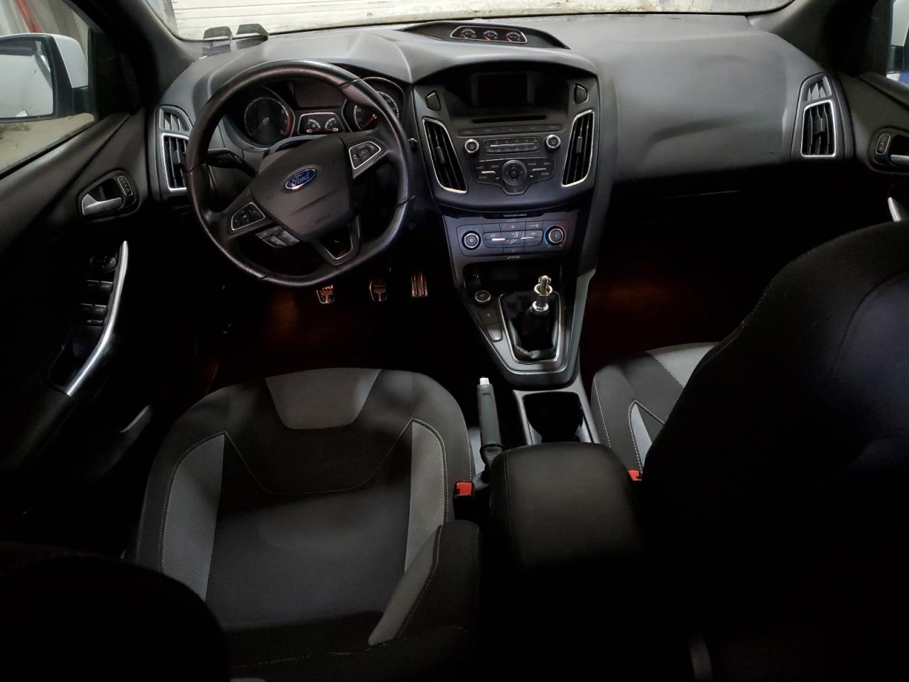 2016 Ford Focus st