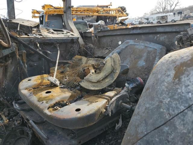 1999 John Deere 7210