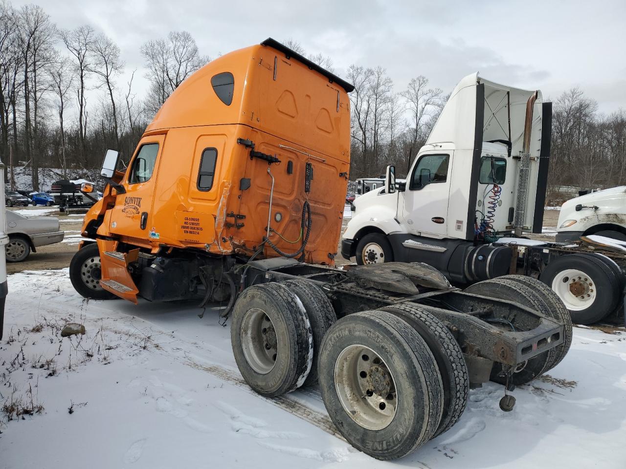2020 Freigliner Cascadia 126