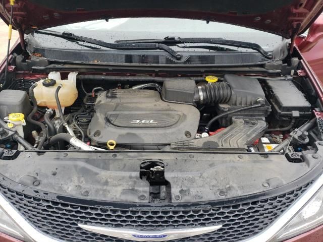 2017 Chrysler Pacifica Touring L Plus