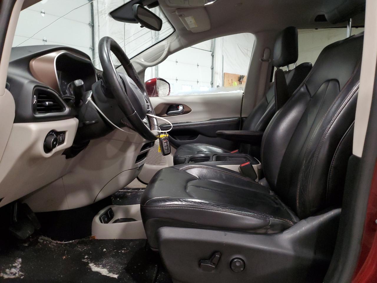 2017 Chrysler Pacifica Touring l