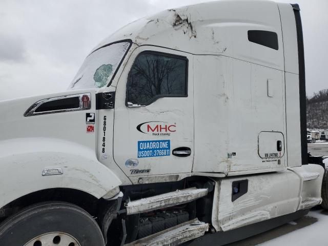 2020 Kenworth T680 Semi Truck