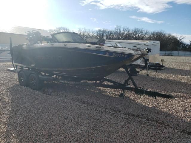 2015 Mastercraft Boat