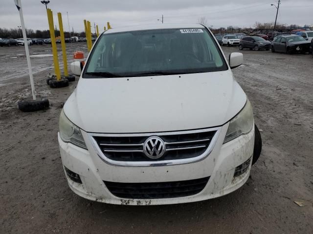 2010 Volkswagen Routan SE