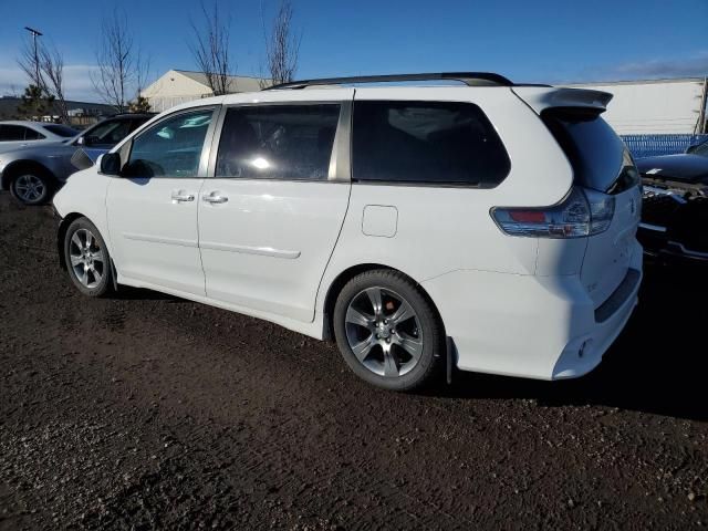 2016 Toyota Sienna SE