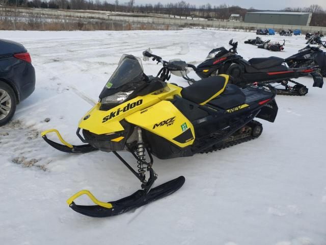 2020 Skidoo 2020 Skidoo Snowbmobil