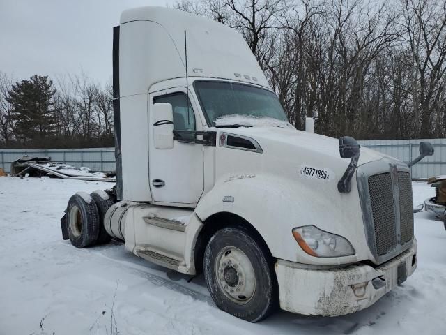 2015 Kenworth Construction T680