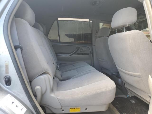 2004 Toyota Sequoia SR5