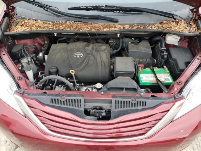 2017 Toyota Sienna LE