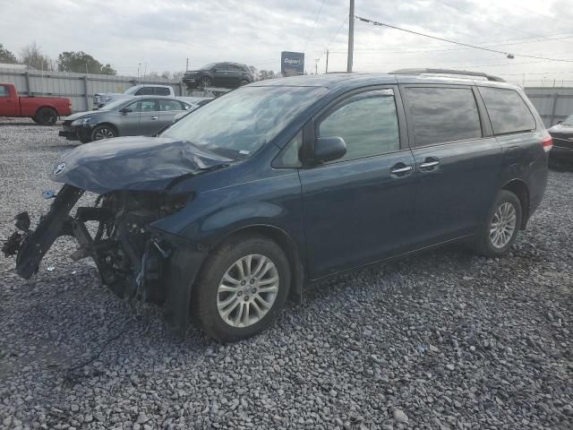 2012 Toyota Sienna XLE