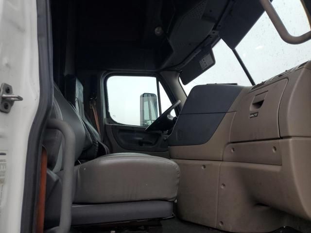 2018 Freightliner Cascadia 125