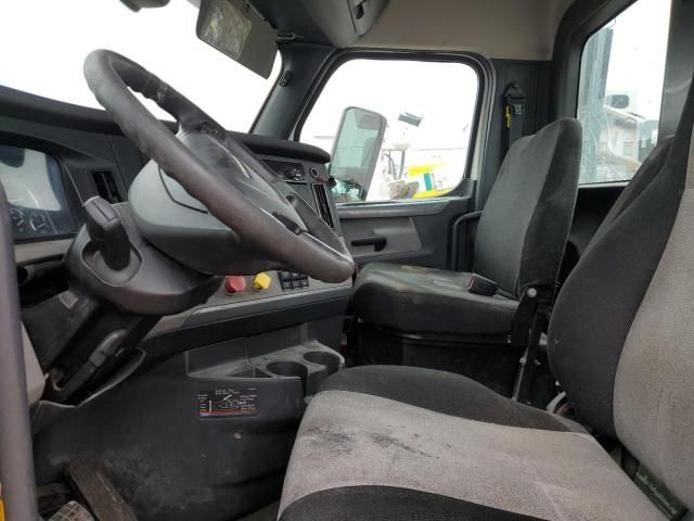 2018 Freightliner Cascadia 126
