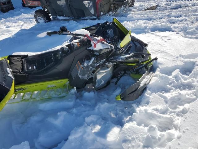 2019 Polaris Snowmobile