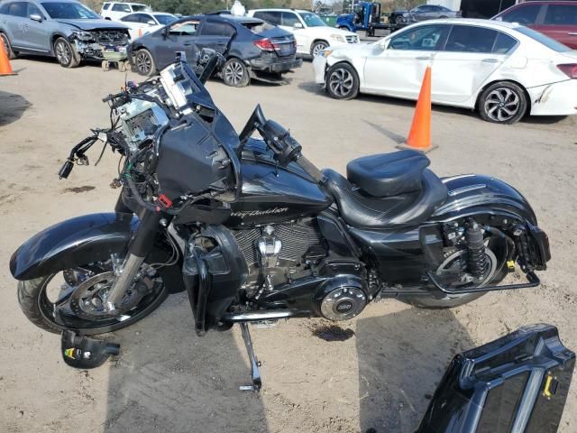 2017 Harley-Davidson Flhxse CVO Street Glide