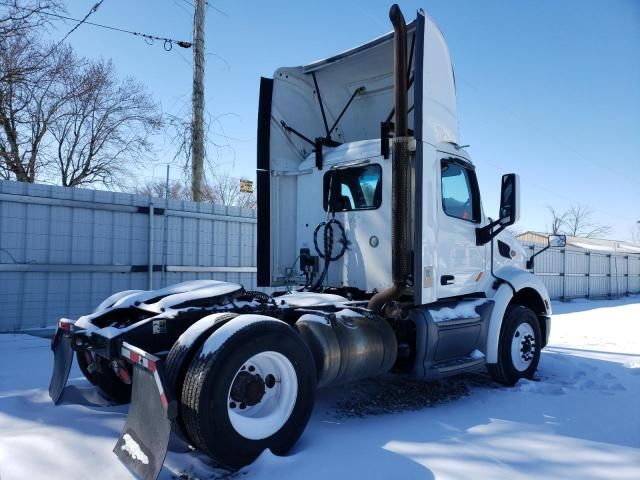 2016 Peterbilt 579