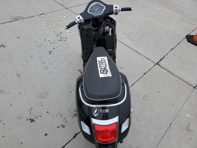 2023 Vespa GTS/SEI Giorni 300