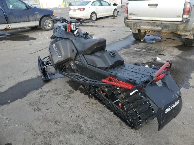 2025 Skidoo 2025 Skidoo Renegade