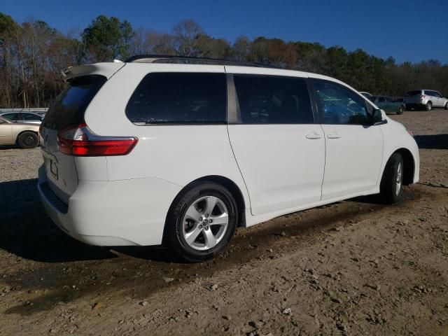 2019 Toyota Sienna LE