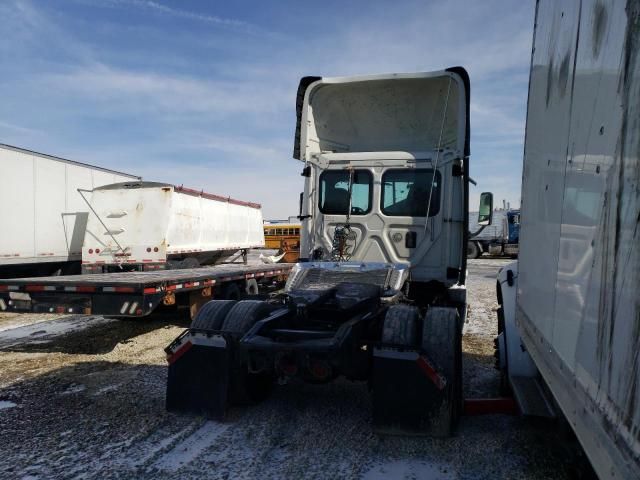 2014 Freightliner Cascadia 125