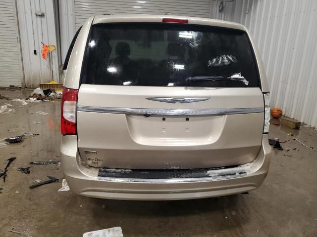 2014 Chrysler Town & Country Touring