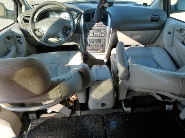 2005 Chrysler Town & Country Touring