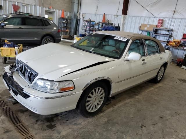 2003 Lincoln Town Car Signature