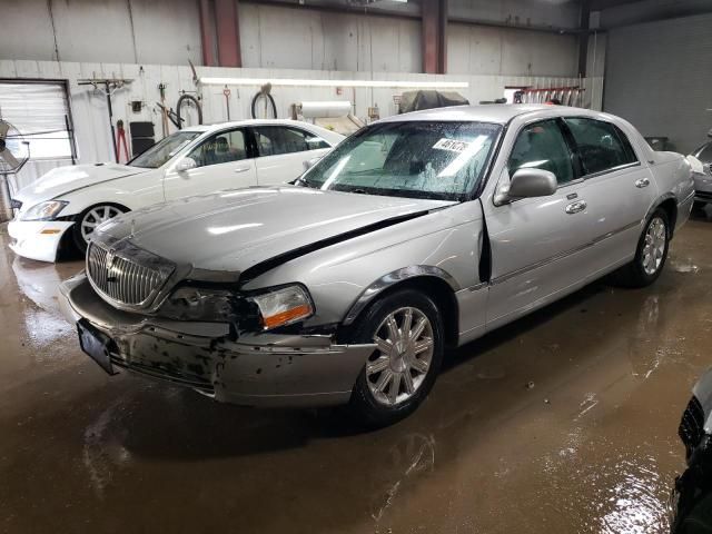 2011 Lincoln Town Car Signature Limited