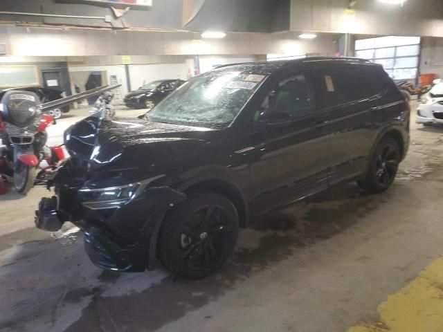 2023 Volkswagen Tiguan SE R-LINE Black