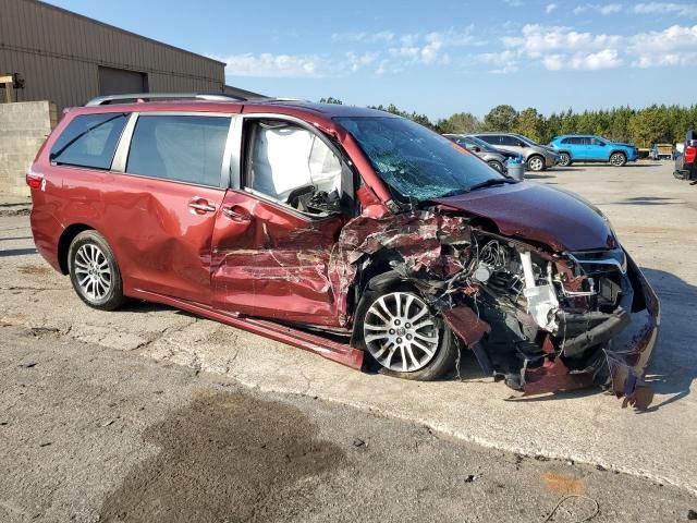 2018 Toyota Sienna XLE