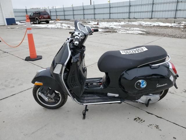 2023 Vespa GTS/SEI Giorni 300
