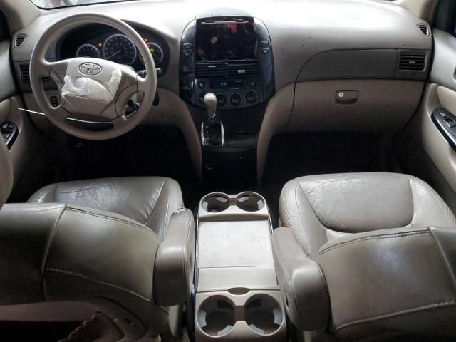 2005 Toyota Sienna CE