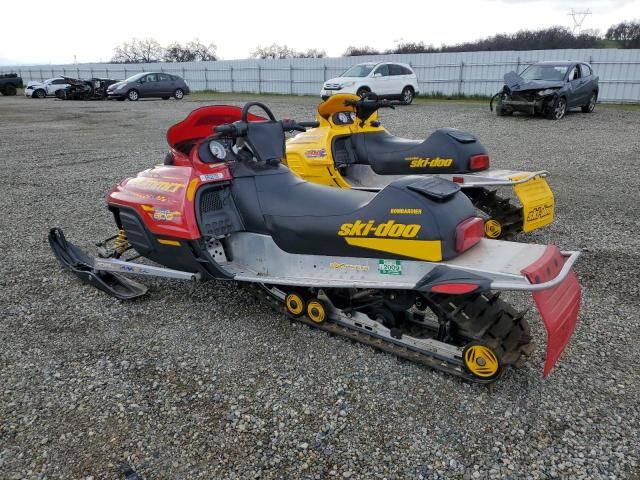 2002 Skidoo 2002 Skidoo Snowmobile