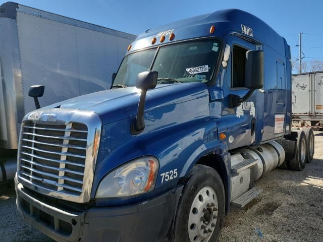 2014 Freightliner Cascadia Semi Truck