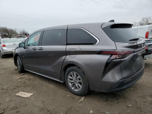 2023 Toyota Sienna LE