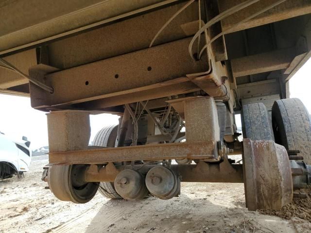 2000 Wilson Pacesetter Grain Trailer