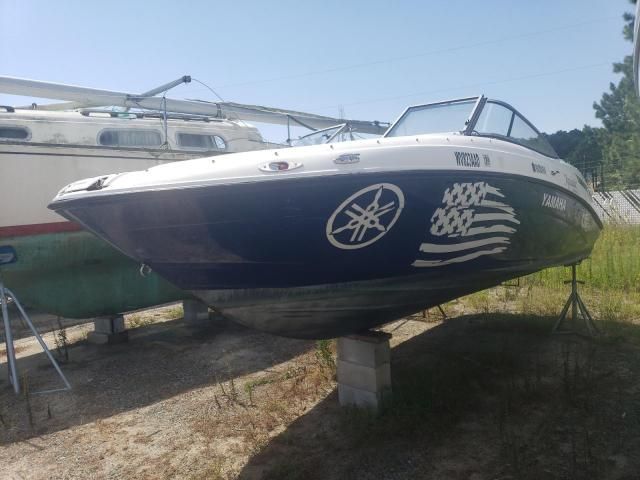 2011 Yamaha Boat