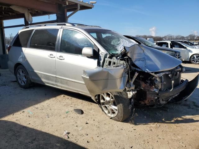 2005 Toyota Sienna XLE