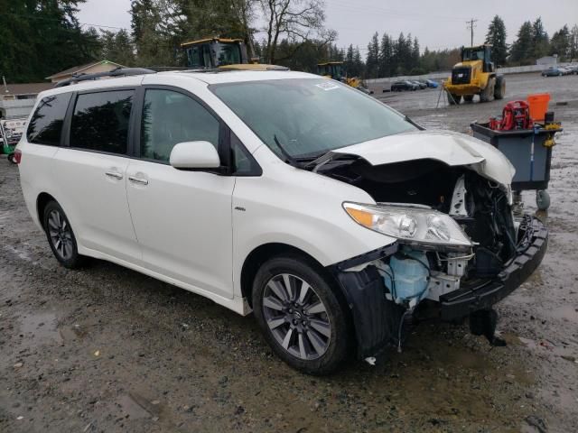 2018 Toyota Sienna XLE